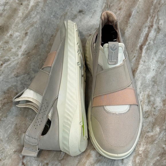 Women’s ECCO ST.1 Lite slip on sneaker- Size 37 - Picture 8 of 9